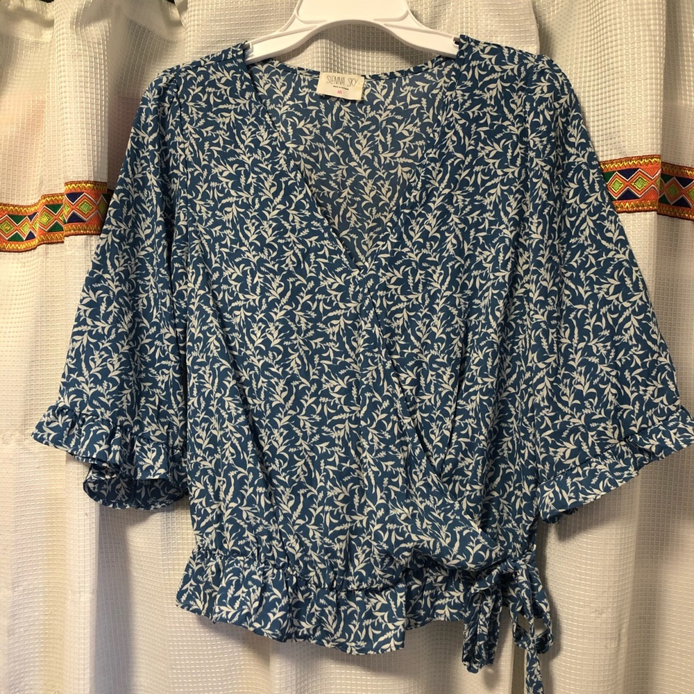 Sienna sky blue and white wrap style top size M